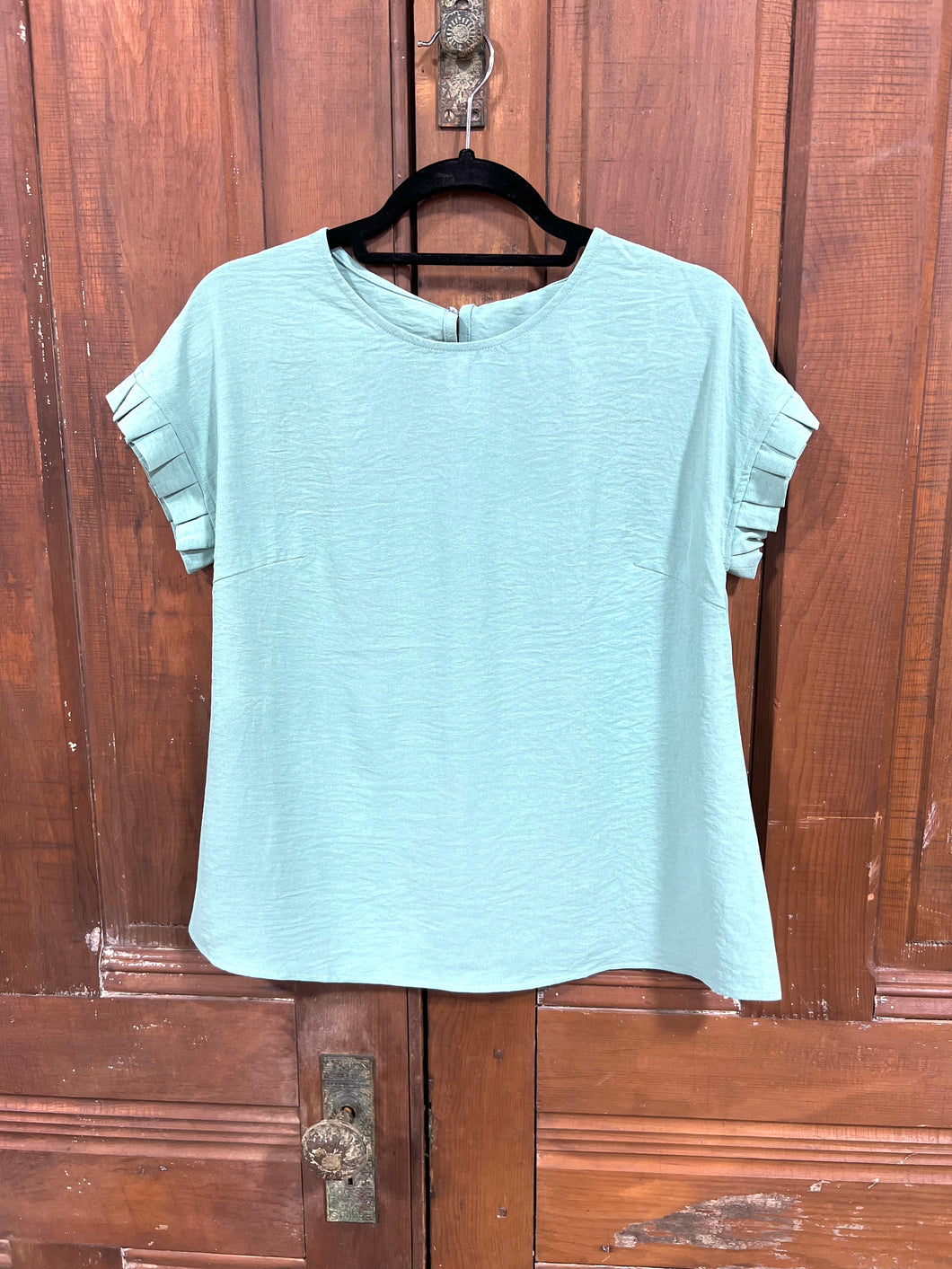 Mint pleated top