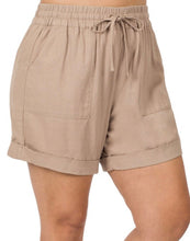 Load image into Gallery viewer, Linen shorts with drawstring