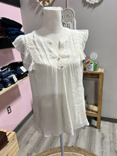 Load image into Gallery viewer, Ruffle sleeve top with lace trim
